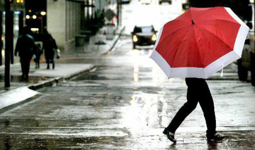 Vreme instabilă în weekend, cu ploi şi descărcări electrice VEZI PROGNOZA PE TREI ZILE