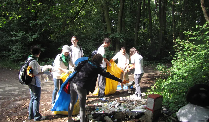 Rovana Plumb va participa, sâmbătă, la campania naţională de curăţenie „Let’s Do It, România!”