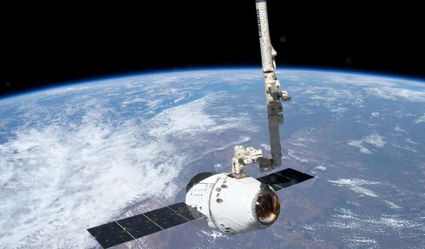 Capsula Dragon a companiei SpaceX a amerizat cu succes în Pacific