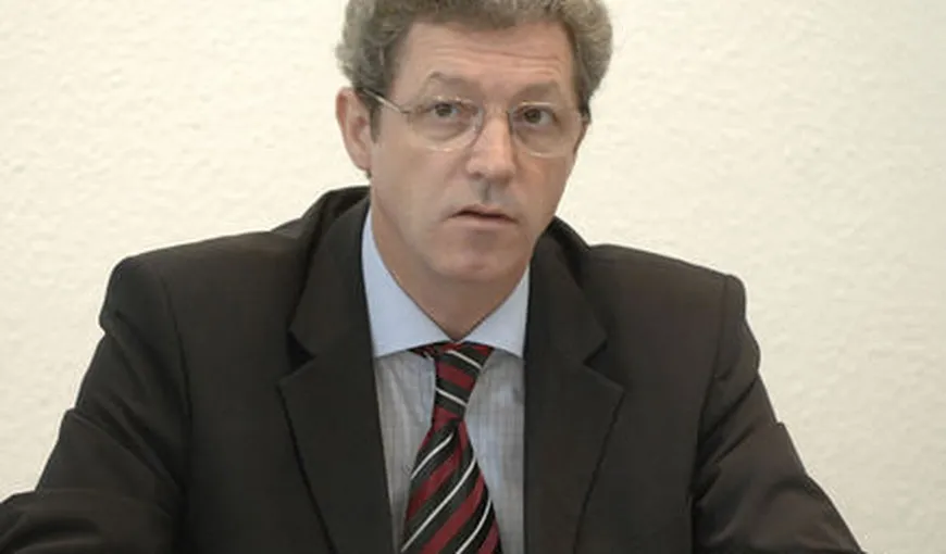 Profesorul Adrian Streinu-Cercel, eliberat din postul de secretar de stat în Ministerul Sănătăţii