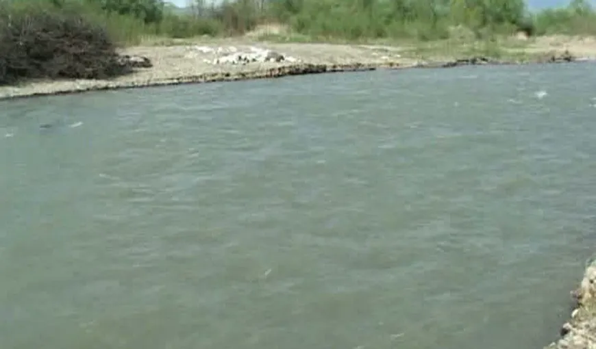 Tragedie în Bistriţa. Un băiat de 10 ani s-a înecat în timp ce era cu vacile la păscut VIDEO