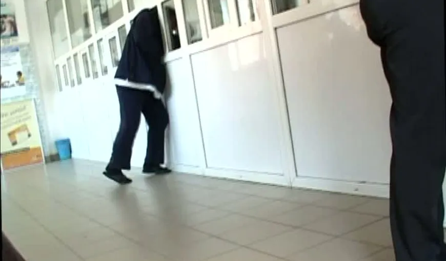 Funcţionar de la Casa de Pensii din Târgu-Jiu, bătut cu tastatura VIDEO