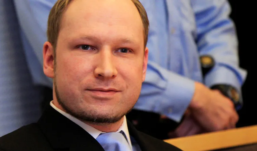 Şi-a dat foc în faţa tribunalului unde era judecat extremistul Anders Breivik VIDEO