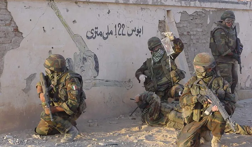 Aproape 1.400 de militari francezi rămân în Afganistan şi după 2012