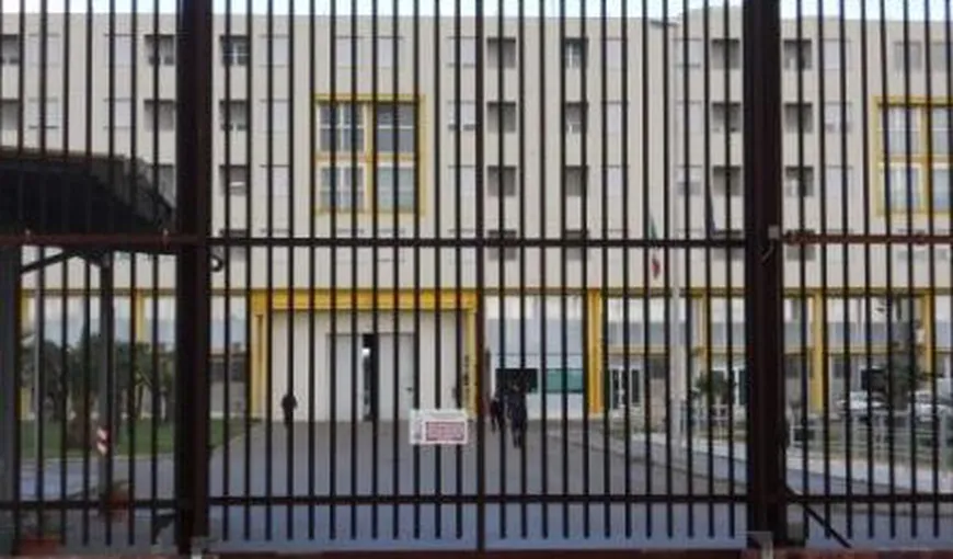 România cere explicaţii Italiei despre românul mort în închisoarea din Lecce