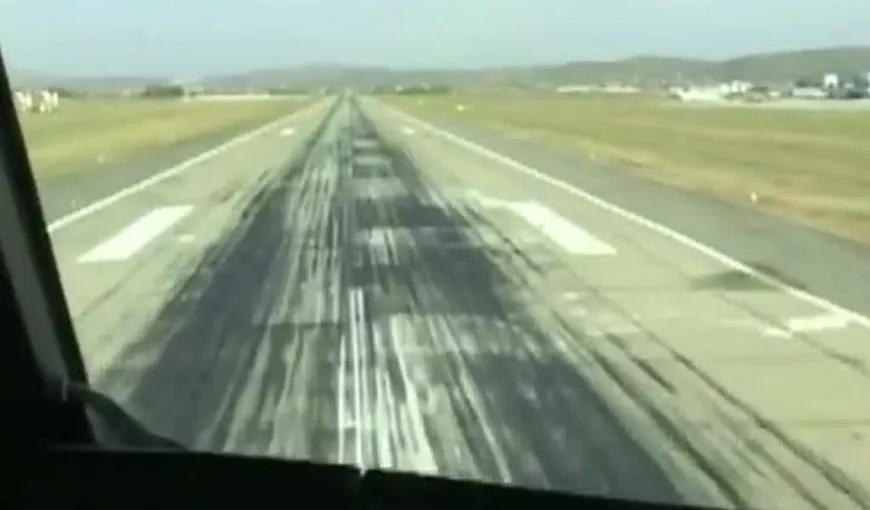 În România nu doar şoselele sunt pline de gropi. Pista aeroportului din Cluj este praf VIDEO