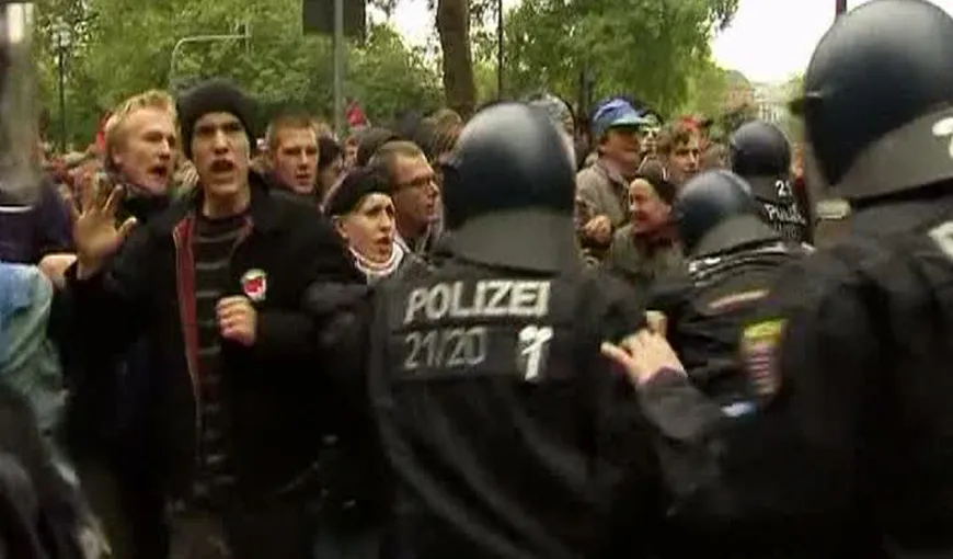 Proteste violente la Frankfurt. Manifestanţii Occupy s-au îmbrâncit cu poliţiştii VIDEO