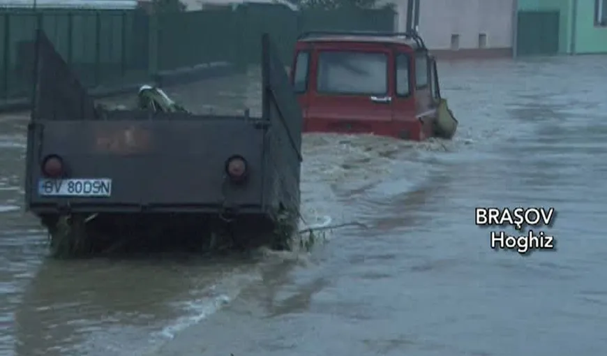 Inundaţii în patru judeţe. Sute de gospodării afectate în Vrancea, Vaslui, Ialomiţa şi Braşov VIDEO