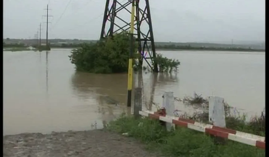 POTOP ÎN GORJ. Zeci de gospodării inundate în Târgu Jiu VIDEO