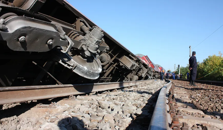 Un tren cu peste 700 de pasageri a deraiat în Rusia