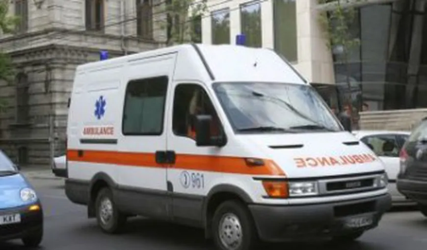 Accident în lanţ, în Cluj: cinci maşini avariate, patru răniţi şi un mort