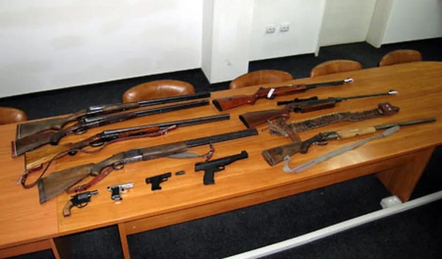 230 de arme, confiscate de poliţişti în România în patru luni