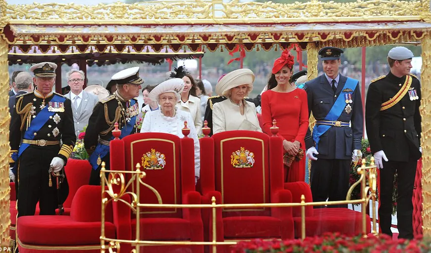 Kate Middleton a eclipsat-o pe Regina Marii Britanii la propriul Jubileu FOTO
