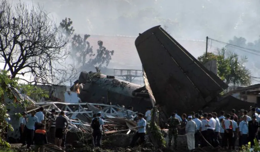 Tragedie în Indonezia: Un avion s-a prăbuşit peste câteva clădiri VIDEO