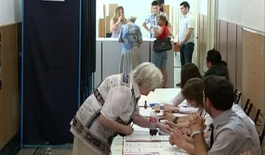 Cluj: Vot suspendat după ce alegătorii au primit buletine de vot gata ştampilate cu PDL