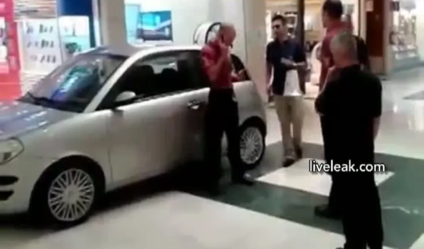 Cumpărături la mall, direct din maşină VIDEO