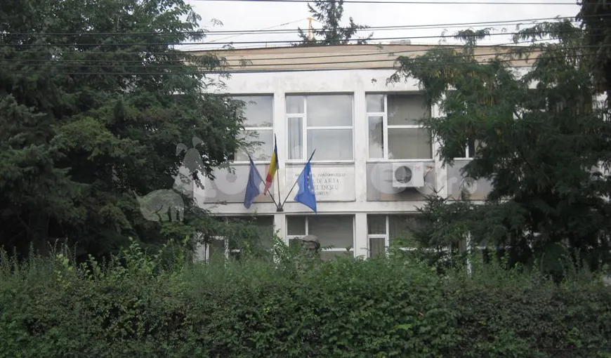 Scandal sexual cu profesorul de religie, la Liceul George Enescu, din Bucureşti