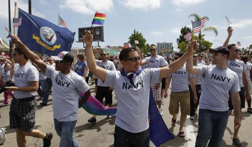 Adio tabu-ului homosexualităţii în armata americană: Pentagonul a organizat primul „gay pride”