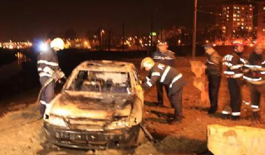 Maşina unui procuror DIICOT, incendiată la Botoşani VIDEO