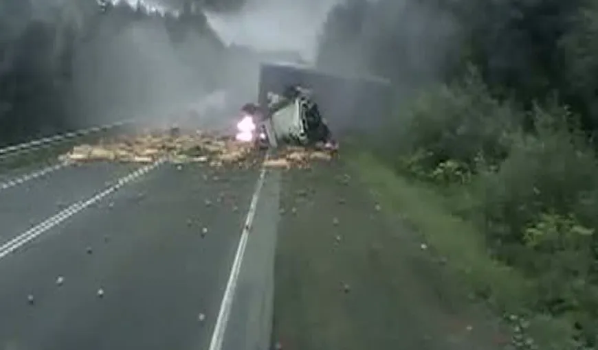 Accident ŞOCANT în Rusia: Un TIR a făcut prăpăd pe o autostradă VIDEO