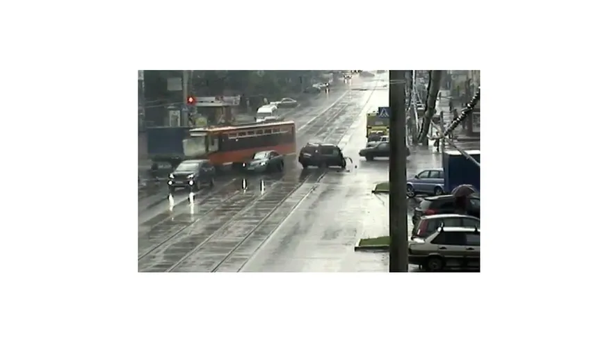 Accident GRAV în Rusia, după ce un tramvai a rămas fără FRÂNE VIDEO