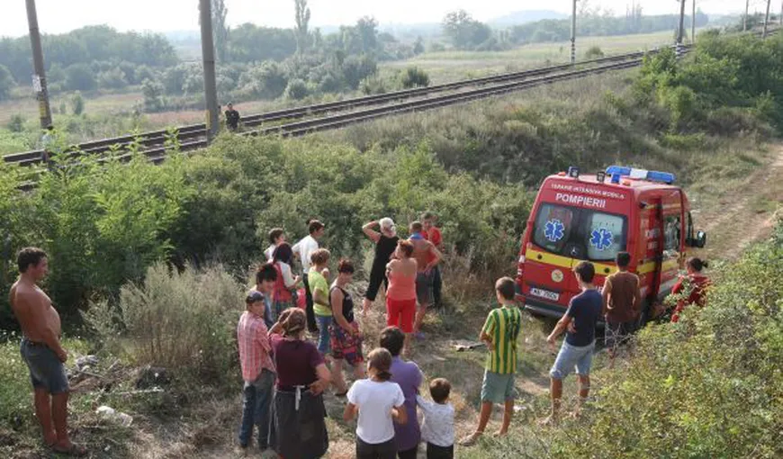 Trafic feroviar blocat în Braşov, după ce o maşină a fost lovită de tren
