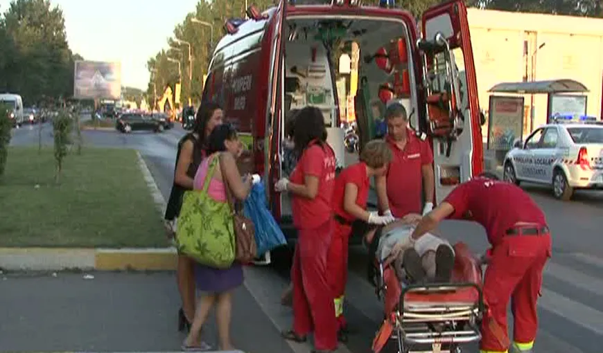 Un copil şi tatăl său au fost accidentaţi pe trecerea de pietoni în Mamaia VIDEO