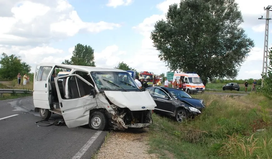 Şase români răniţi, dintre care 4 grav, într-un accident rutier în Ungaria