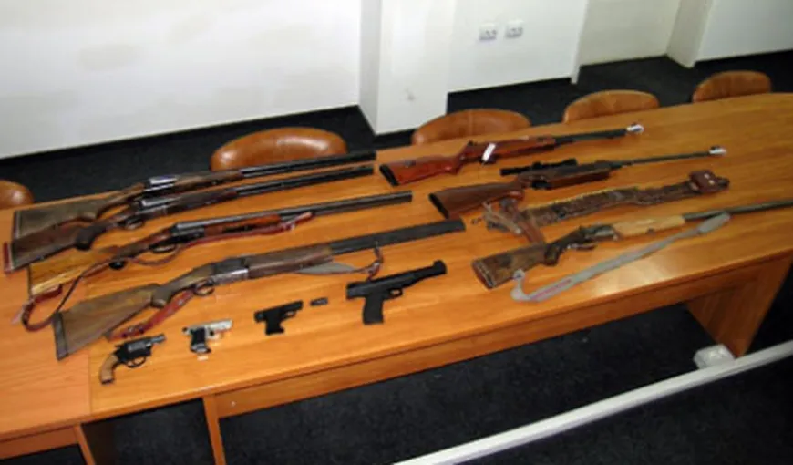 2.400 de arme neletale fără documente legale, descoperite în Vama Albiţa