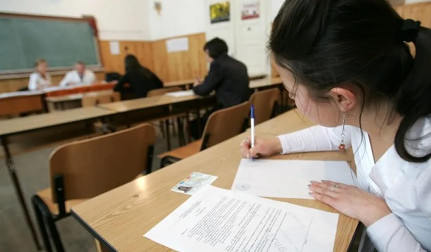 BACALAUREAT 2012: Patru elevi din Bistriţa şi unul din Hunedoara, eliminaţi de la examen