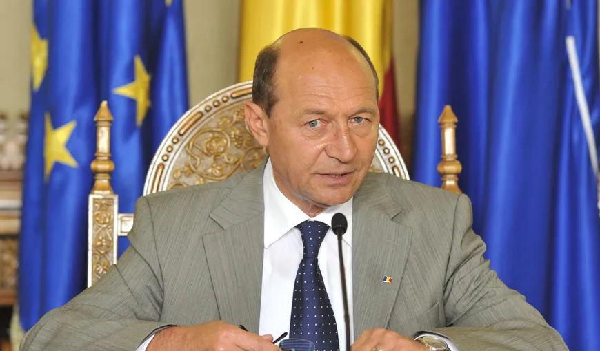 Băsescu: Îndemn românii să nu se prezinte la vot la referendum VIDEO