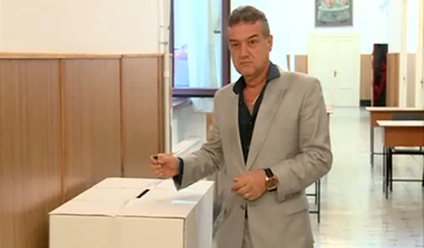 REFERENDUM 2012: Gigi Becali, primul politician la vot VIDEO