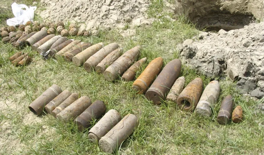 19 bombe neexplodate, găsite în râul Siret de tineri care se aflau la scăldat