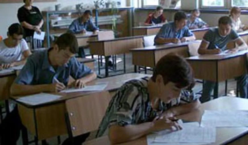 Fraudă la Bacalaureat 2012: 14 elevi din Târgu Lăpuş, ajutaţi de PROFESORI să COPIEZE