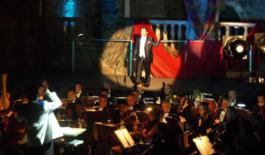 Cel mai mare festival de muzică clasică în aer liber din Transilvania, la Castelul Corvinilor