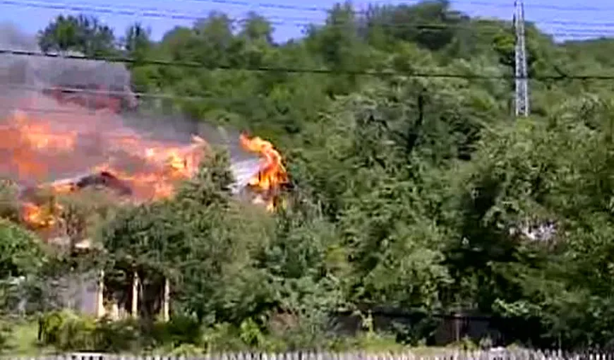 Trei case din Prahova au fost distruse de flăcări VIDEO