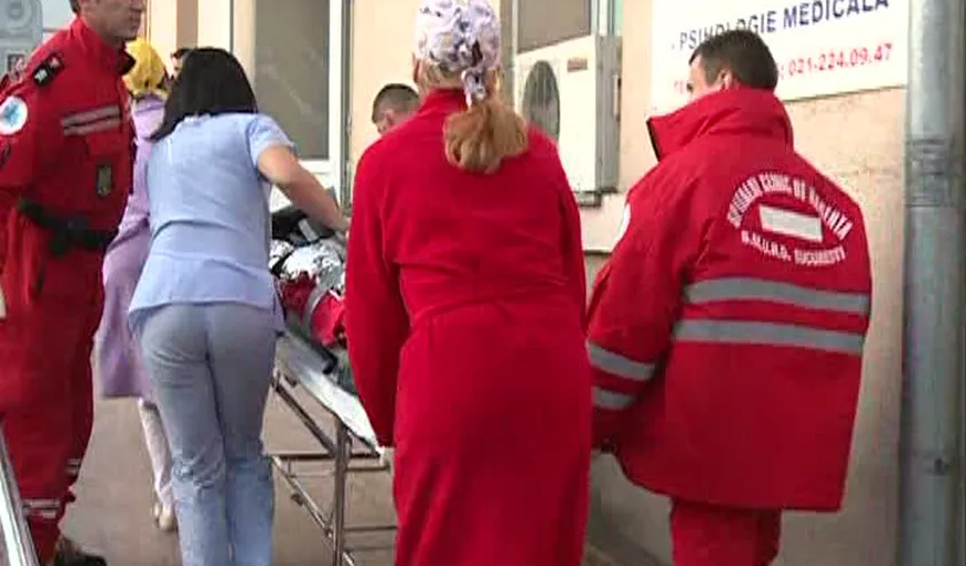 Un mort şi cinci răniţi, între care doi copii de 8 şi 14 ani, într-un accident rutier pe DE 584