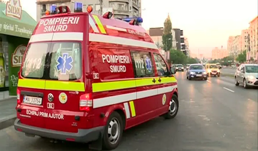 Patru persoane, lovite de o maşină în faţa secţiei de votare VIDEO