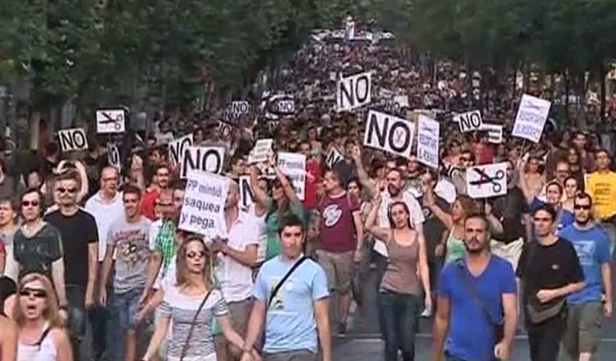 Mii de manifestanţi anti-austeritate s-au bătut cu forţele de ordine, la Madrid VIDEO