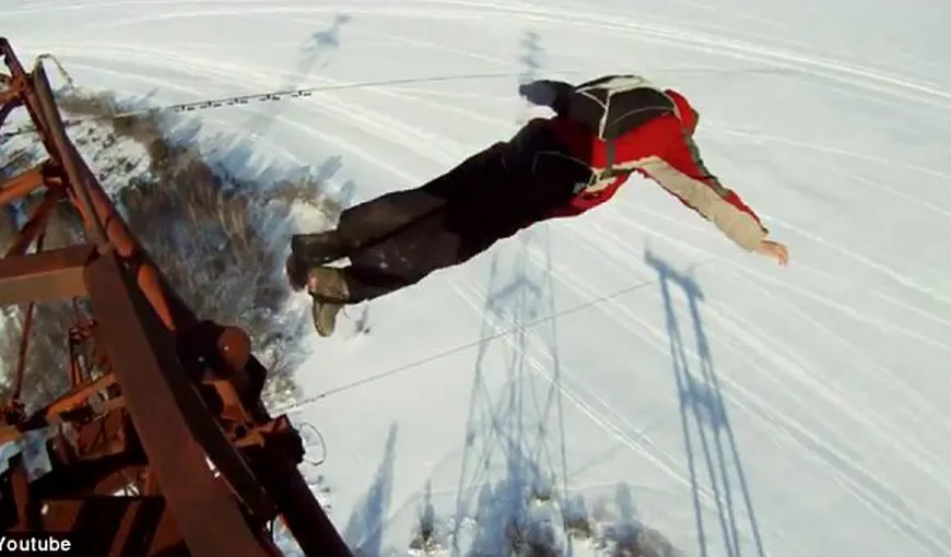 NOROC CHIOR! A sărit de la 120 de metri, nu i s-a deschis paraşuta, dar trăieşte şi merge VIDEO