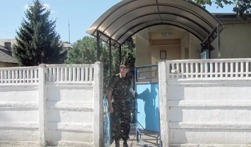 Un militar s-a spânzurat într-o unitate din Craiova