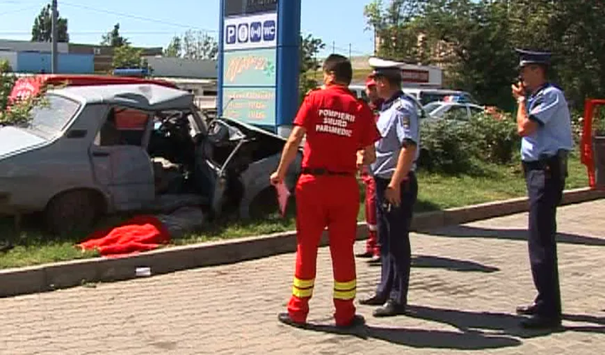 Accident lângă o benzinărie, în Buzău. Vezi ce au surprins camerele de supraveghere