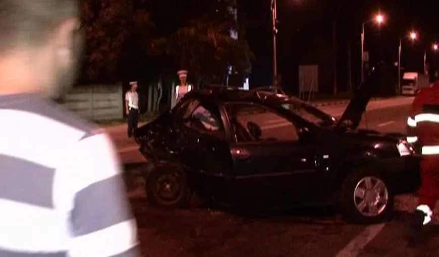 Patru persoane au ajuns la spital, după ce două maşini s-au tamponat în Craiova VIDEO