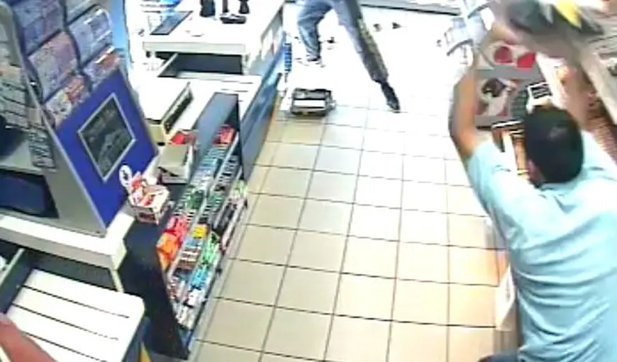 Hoţ atacat în magazin cu baxuri de bere VIDEO