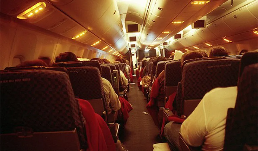 O femeie a adormit în avionul spre Paris şi s-a trezit în Pakistan