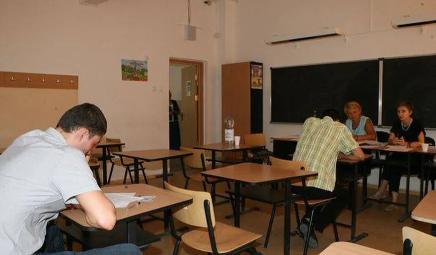 56 de candidaţi, eliminaţi din examen la ultima probă a bacalaureatului 2012