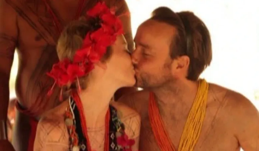 INEDIT! Doi britanici s-au căsătorit de 22 de ori în diferite locuri din lume VIDEO
