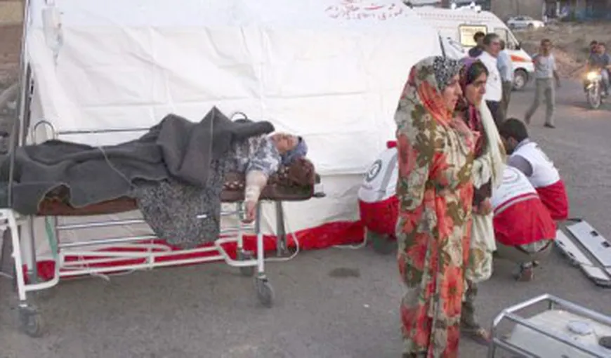 Cutremure Iran: 306 de morţi, majoritatea femei şi copii, şi peste 3.000 de răniţi