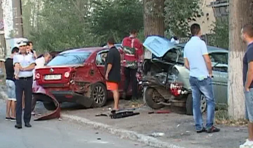 Accident spectaculos pe o stradă din Ploieşti. Un şofer beat a lovit 5 maşini VIDEO