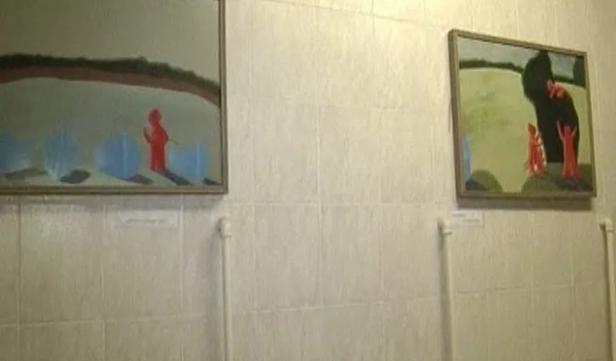 Muzeul din toaletă: Expoziţie de pictură, organizată la WC VIDEO